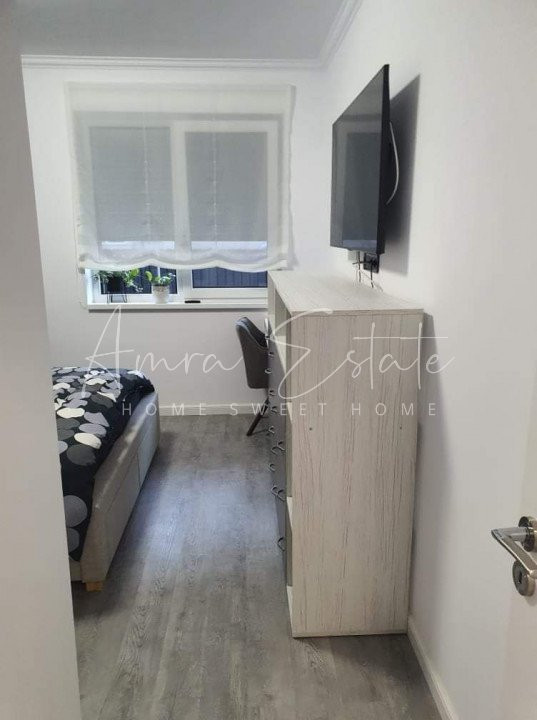 Apartament ultrafinisat 3 camere + terasa 60 mp