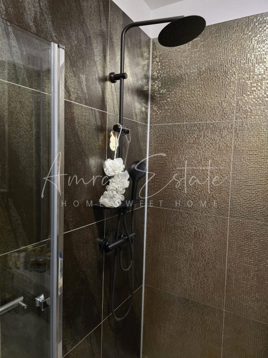 Apartament ultrafinisat 3 camere + terasa 60 mp