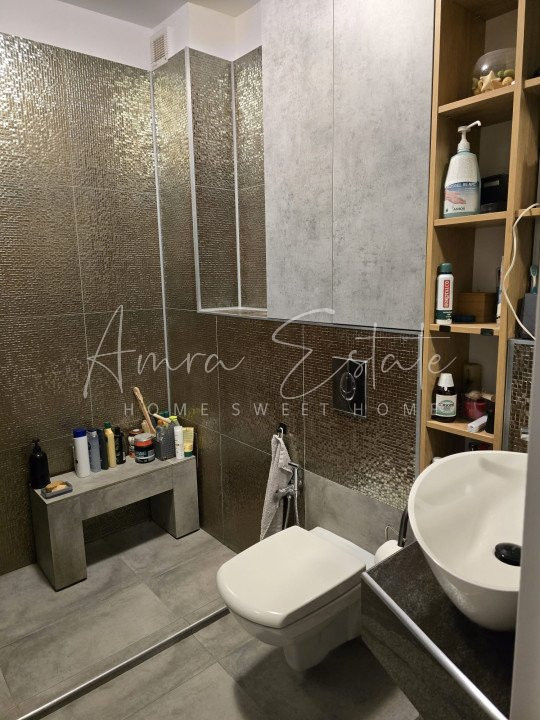 Apartament ultrafinisat 3 camere + terasa 60 mp