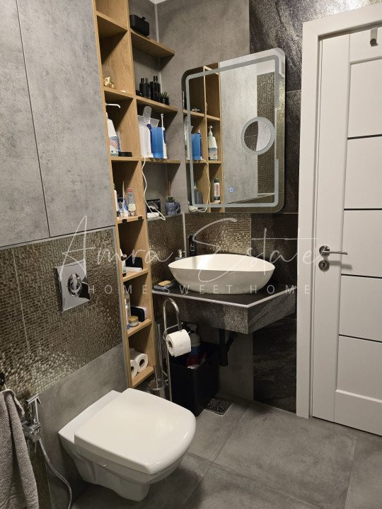 Apartament ultrafinisat 3 camere + terasa 60 mp