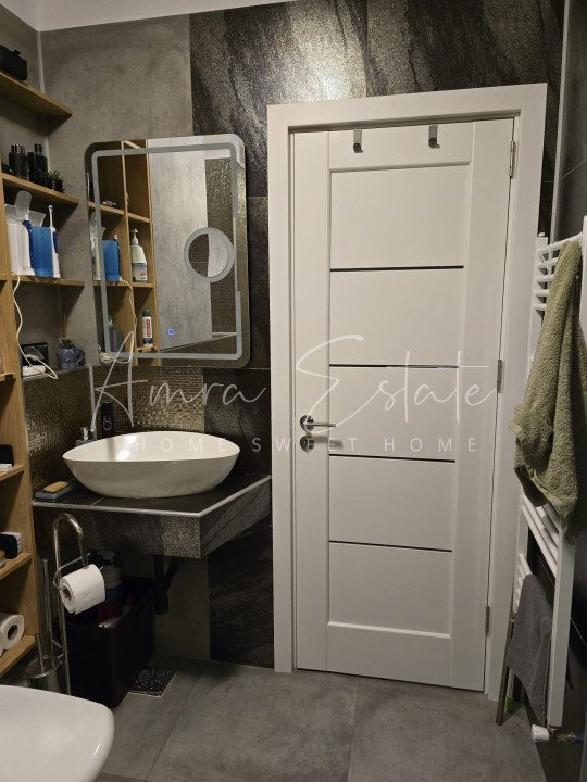 Apartament ultrafinisat 3 camere + terasa 60 mp