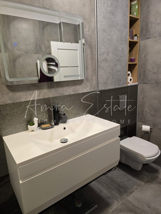 Apartament ultrafinisat 3 camere + terasa 60 mp