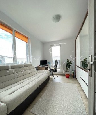 Apartament 3 camere in Floresti zona Subcetate