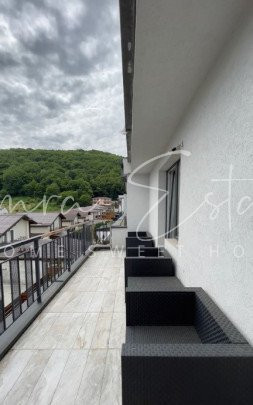 Apartament 3 camere in Floresti zona Subcetate